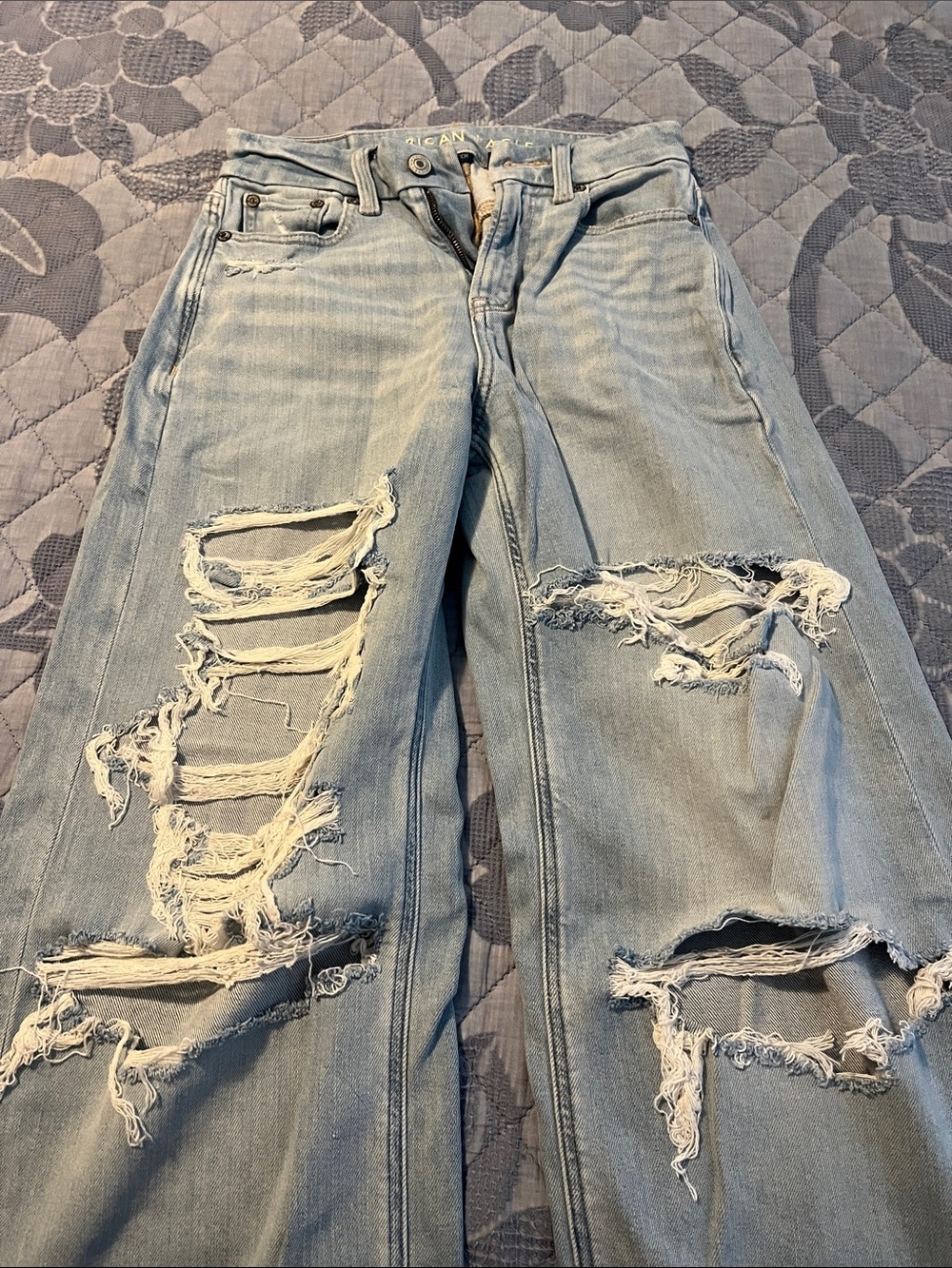 American Eagle Outfitters Light Blue Ripped Boyfriend Jeans